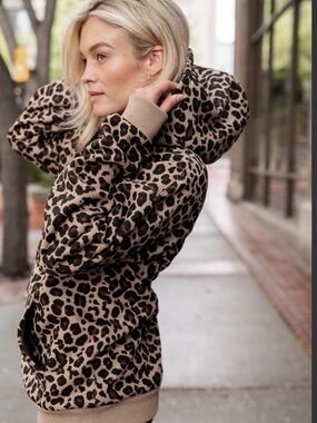 AMPERSAND AVE Leopard Print Hoodie - Beige & Black